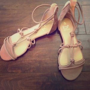 Beautiful Bf betani mauve sandals - Size 6